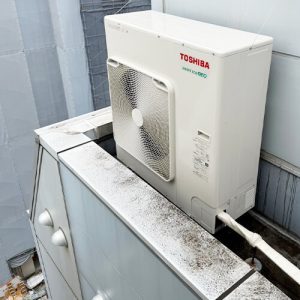 東京都杉並区 業務用エアコン 工事 天カセ4方向 室外機 高所作業 写真